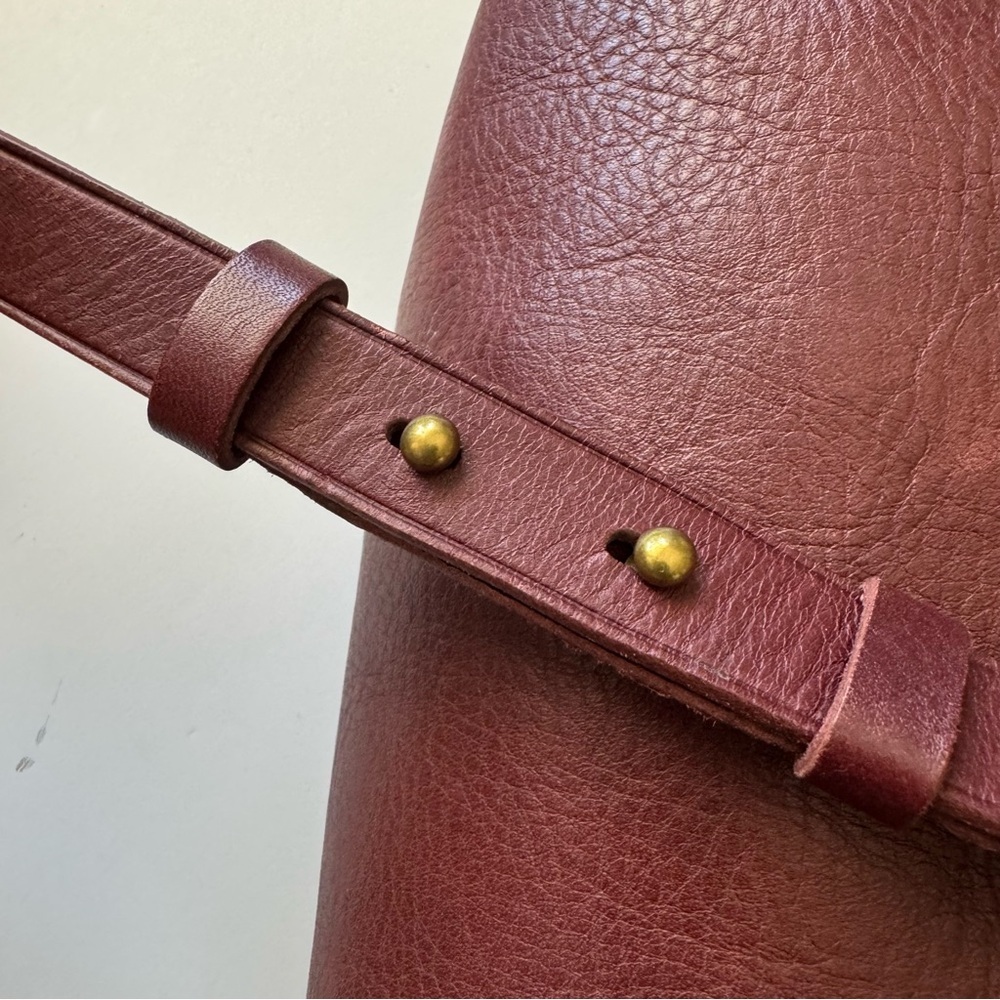 Madewell The Zip Top Transport Crossbody in Burgundy Red Leather - Picture 12 of 15